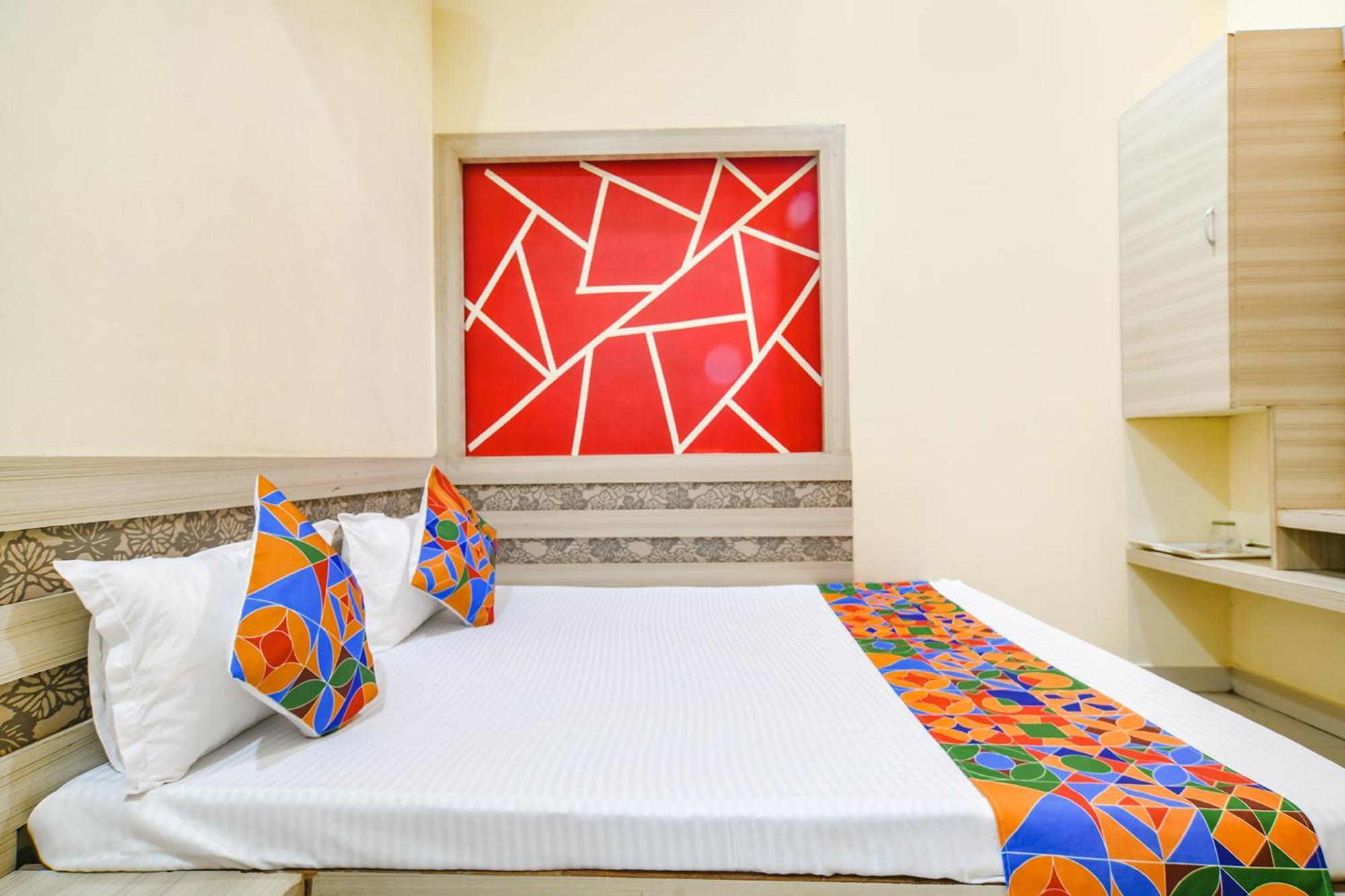 فندق Fabexpress Blue Star اوجاين المظهر الخارجي الصورة